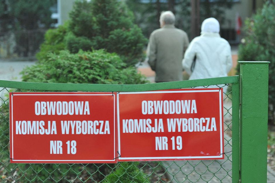 Przedterminowe wybory burmistrza miasta i gminy Drobin z września 2020 r. zarządzono w związku ze śmiercią pełniącego to stanowisko 43-letniego Andrzeja Samoraja z PSL (zdj. ilustracyjne, fot. PTWP) Przedterminowe wybory burmistrza miasta i gminy Drobin z września 2020 r. zarządzono w związku ze śmiercią pełniącego to stanowisko 43-letniego Andrzeja Samoraja z PSL (zdj. ilustracyjne, fot. PTWP)