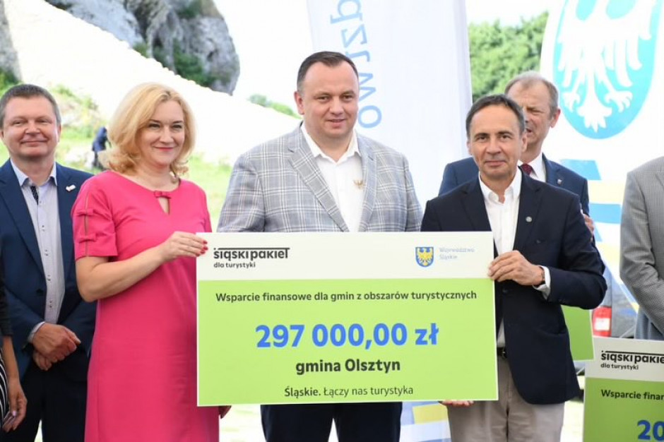 W sumie na wsparcie dla gmin przeznaczono 2 mln zł (fot. TT/Jakub Chełstowski) W sumie na wsparcie dla gmin przeznaczono 2 mln zł (fot. TT/Jakub Chełstowski)