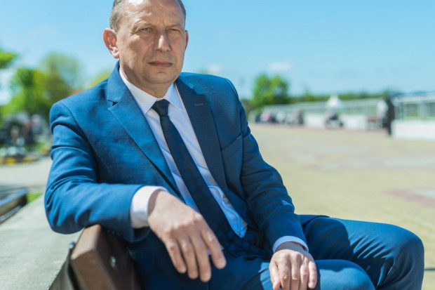 Jacek Maniszewski złożył ślubowanie na burmistrza Ustki 5 lipca 2021 r. (Fot. UM Ustki)