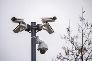 Tysiące kamer śledzi mieszkańców miast.  A oni... chcą kolejnych