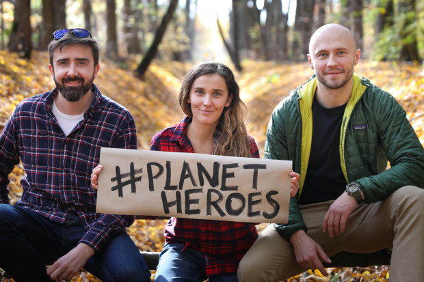 Platformę stworzyli Przemysław Pyziel, Monika Habrzyk i Adam Falkowski oraz nieobecny na zdjęciu Jan Domański (fot. planetheroes.app)