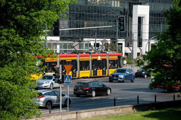 W Warszawie zaczyna się drugi etap remontu torowiska na placu Bankowym. Utrudnienie w komunikacji - Vimarsana News