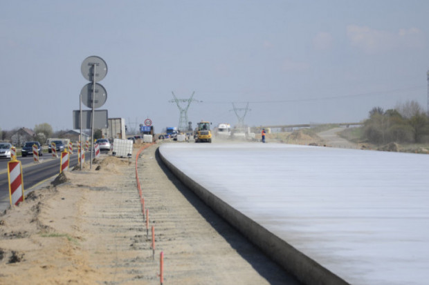 Całkowita długość budowanej na terenie obu województw autostrady liczy 81 km i ma być gotowa na przełomie 2022 i 2023 r. (dot. GDDKiA)