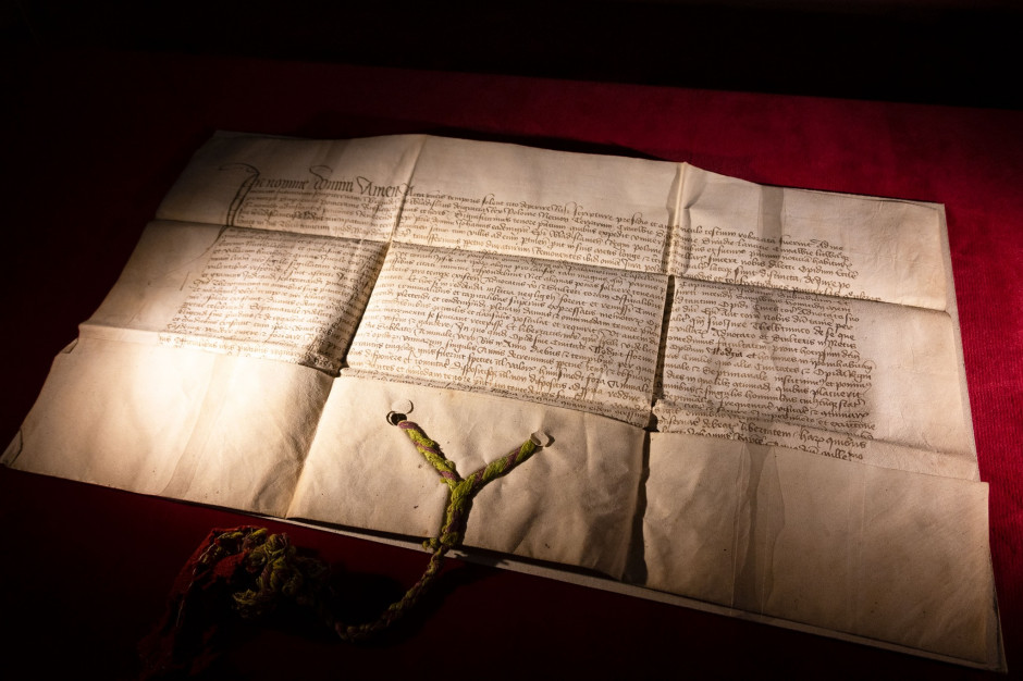 W Muzeum w Łodzi pokazano dziś przywilej renowacyjny z 1433 roku - najstarszy dokument w dziejach (muzeum Miasta Łodzi/FB) W Muzeum w Łodzi pokazano dziś przywilej renowacyjny z 1433 roku - najstarszy dokument w dziejach (muzeum Miasta Łodzi/FB)