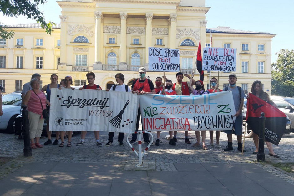 OZZ Inicjatywa Pracownicza postuluje, by miasto zrezygnowano z outsourcingu w spółkach komunalnych. (fot. Inicjatywa Pracownicza/FB) OZZ Inicjatywa Pracownicza postuluje, by miasto zrezygnowano z outsourcingu w spółkach komunalnych. (fot. Inicjatywa Pracownicza/FB)