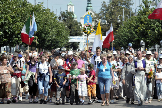 Pielgrzymi z całego kraju zmierzają w stronę Częstochowy (fot. UM Częstochowa)