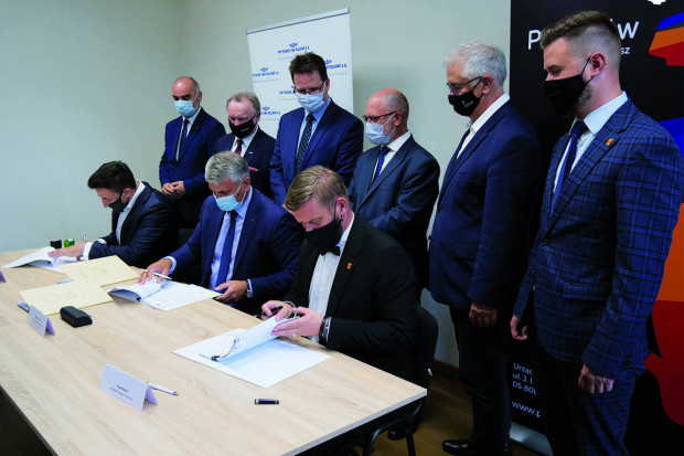 Podpisanie umowy na budowę wiaduktu drogowego łączącego ul. Grunwaldzką z ul. Warszawską (fot. UMP)