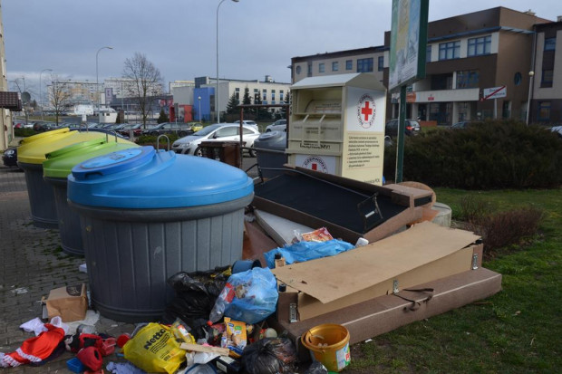 Odpady to nadal wielki problem dla gmin. Na podwyżkę nie zgodzili się radni w Kartuzach (fot.mzgik)