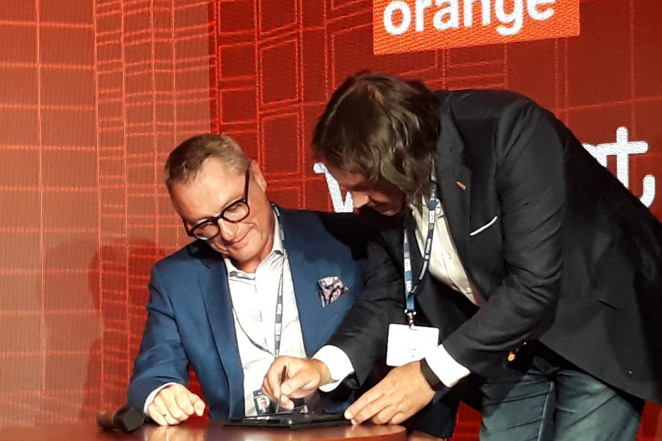 Podpisanie listu otwiera współpracę Veolii z Orange (fot. Aneta Kaczmarek/PTWP)