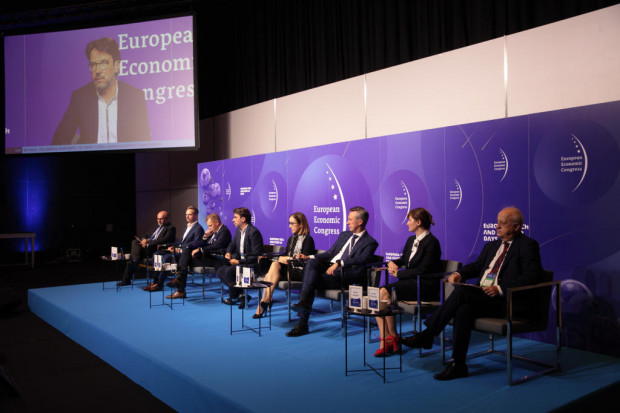 Sesja "W kierunku gospodarki cyrkularnej" w trakcie EEC 2021 (fot. PTWP)