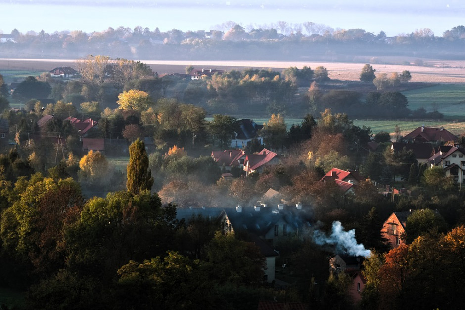 Zdaniem rządu aktywne uczestnictwo gmin w programie jest kluczowe dla rozwiązania problemu smogu w Polsce (Fot. pixabay.com)