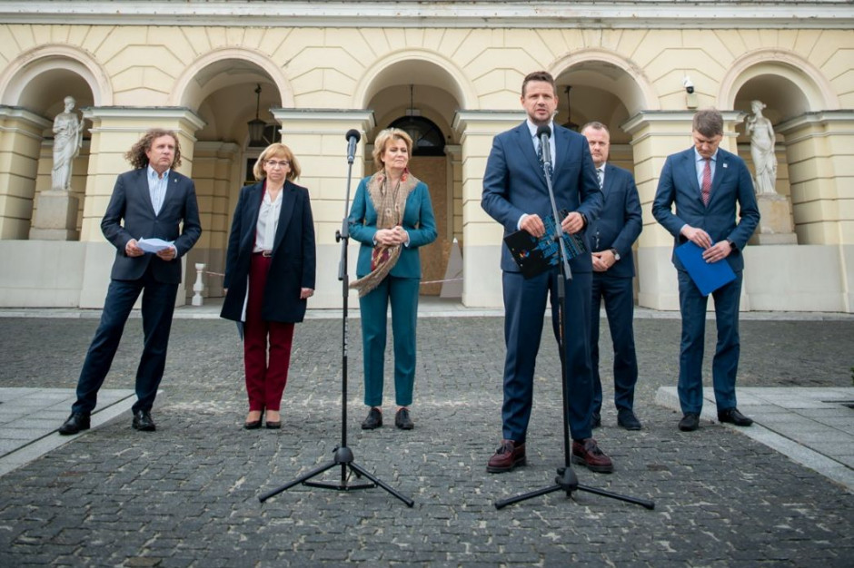 Samorządowcy ogłosili protest pod ratuszem w Warszawie (fot. UMP) Samorządowcy ogłosili protest pod ratuszem w Warszawie (fot. UMP)