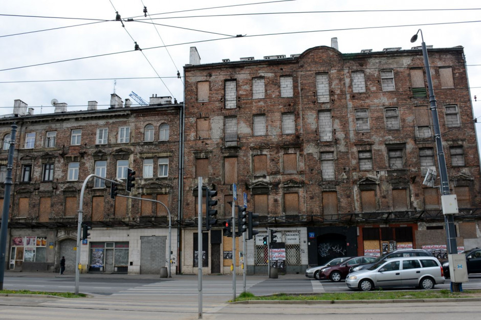 Ratusz chce zabezpieczyć tereny na infrastrukturę społeczną - drogi, szkoły, usługi. Na zdjęciu: Praga Północ w roku 2016 (fot. wikipedia/Roman Eugeniusz, CC BY-SA 3.0) Ratusz chce zabezpieczyć tereny na infrastrukturę społeczną - drogi, szkoły, usługi. Na zdjęciu: Praga Północ w roku 2016 (fot. wikipedia/Roman Eugeniusz, CC BY-SA 3.0)