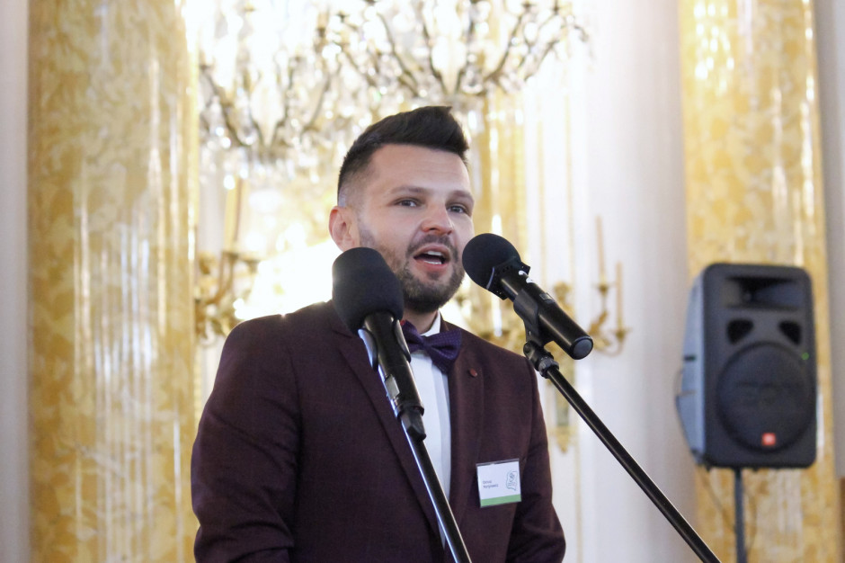 Dariusz Martynowicz odebrał nagrodę na Zamku Królewskim w Warszawie (Fot. PAP/Mateusz Marek) Dariusz Martynowicz został Nauczycielem Roku 2021