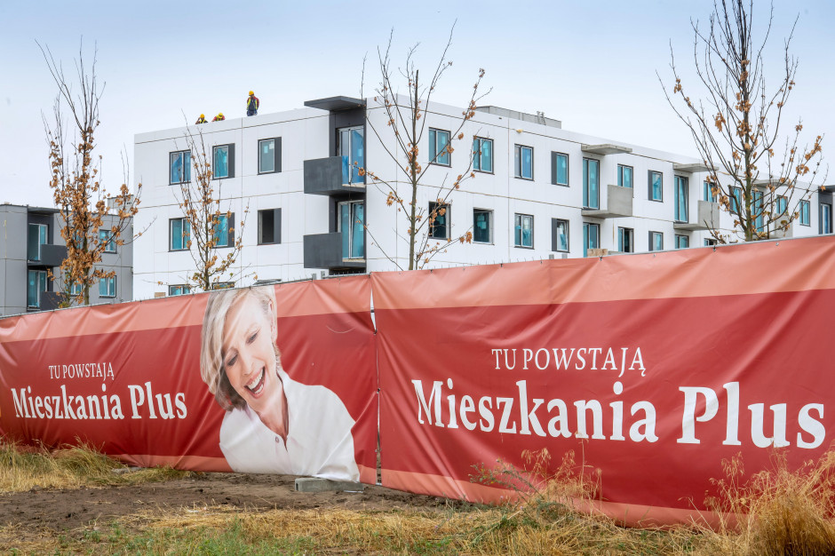 Ze 100 tys. obiecanych mieszkań na razie zasiedlonych jest 1839 (fot. Tytus Żmijewski/PAP)