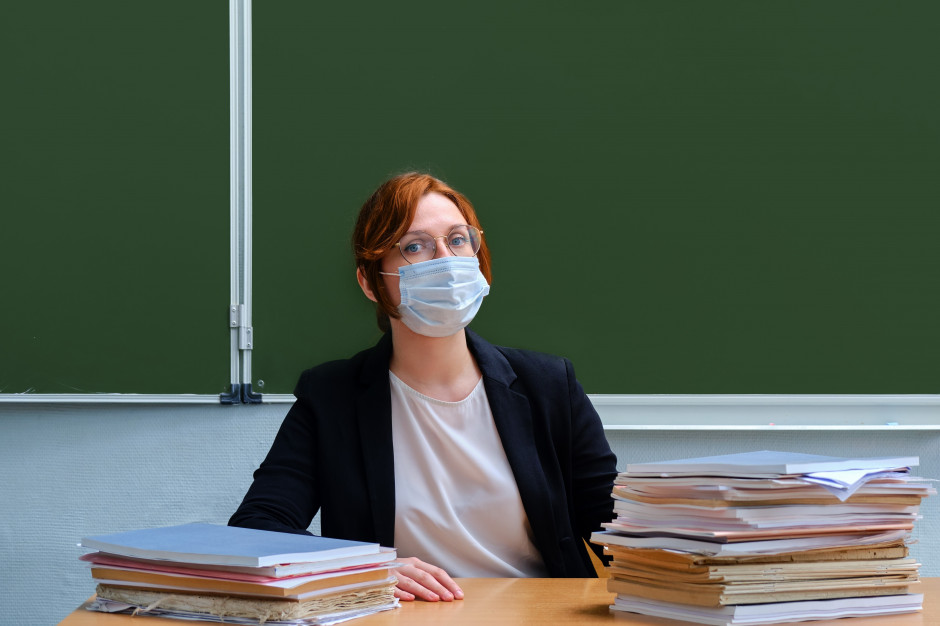 Oświatowa "S" domaga się realnych podwyżek w oświacie (fot. shutterstock) Oświatowa "S" postuluje: Podwyżki dla nauczycieli i większe nakłady na oświatę