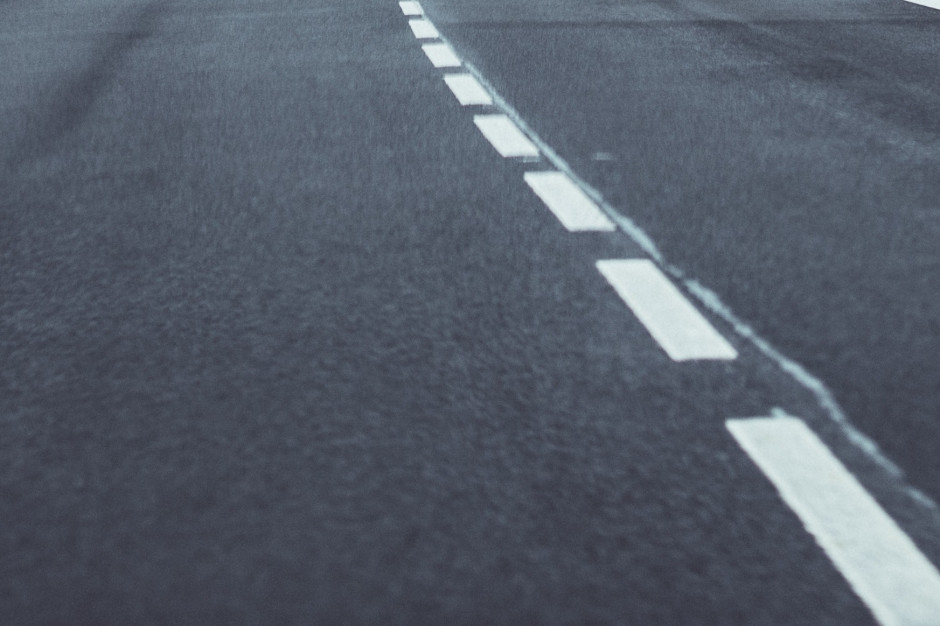 W tym roku na przebudowę dróg wojewódzkich nr 806, 807, 808 zainwestowane zostanie 5 mln zł (fot. pixabay)