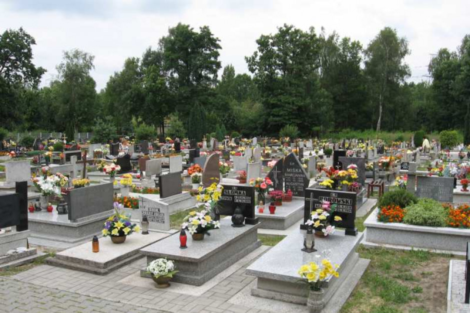 W 2020 r. w związku ze stanem pandemii, rząd postanowił zamknąć cmentarze w dniach 31 października - 2 listopada. (fot.ilustracyjne:kck.katowice)