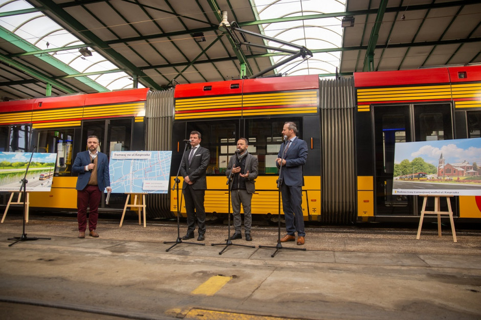 Podpisanie umowy na budowę nowej linii tramwajowej w Warszawie (fot. UM Warszawa)