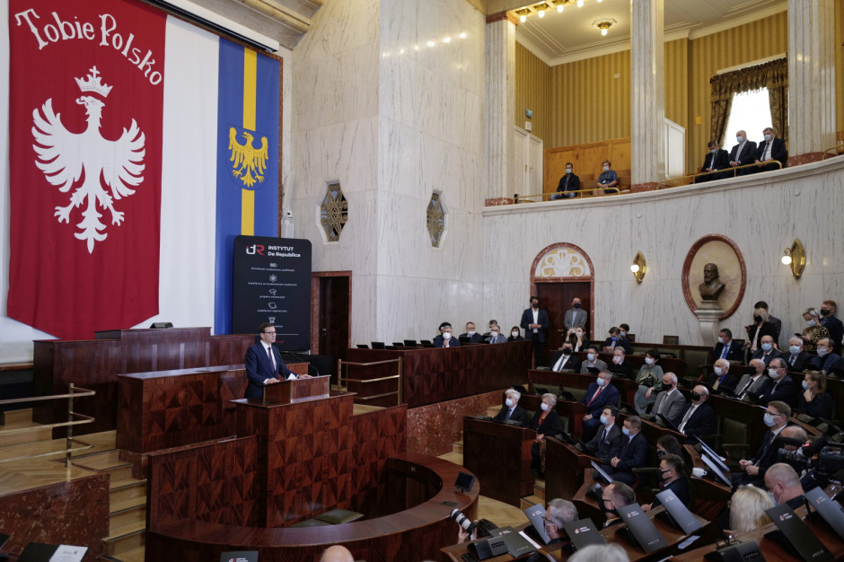 Premier Mateusz Morawiecki na otwarciu wystawy "Powstania śląskie" (fot.: PAP/Andrzej Grygiel) Premier Mateusz Morawiecki na otwarciu wystawy "Powstania śląskie" (fot.: PAP/Andrzej Grygiel)