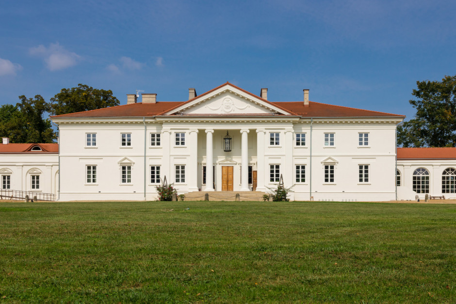 Pałac w Korczewie (fot. wikipedia.org/LoMit)