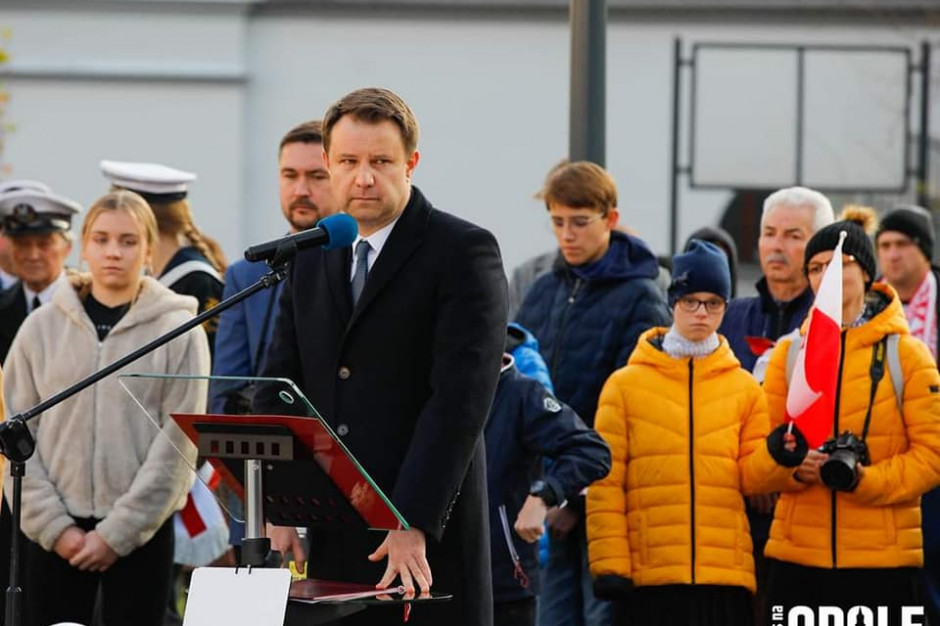 Prezydent Arkadiusz Wiśniewski przemawiał podczas obchodów Święta Niepodległości w Opolu (fot. Arkadiusz Wiśniewski/FB)