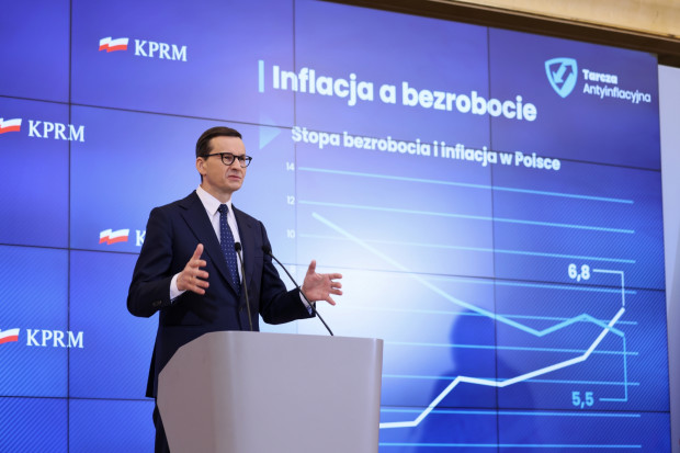 Rząd zamierza także doprowadzić do przeglądu wszystkich wydatków publicznych pod kątem ich efektywności (fot. PAP/Leszek Szymański)