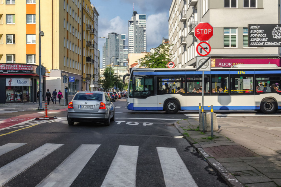 Nowe przepisy zakładają m.in. możliwość ustanawiania stref czystego transportu we wszystkich gminach, niezależnie od liczby mieszkańców (fot. Shutterstock)