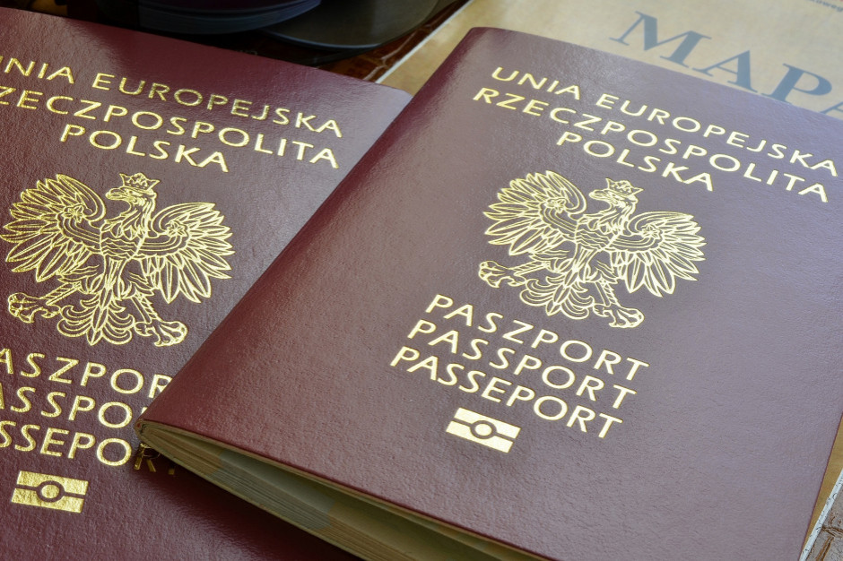 Koniec papierowych wniosków o paszport. Kto będzie zwolniony z opłat?