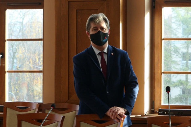 Burmistrz Malborka, Marek Charzewski, przyznaną podwyżkę będzie co miesiąc przekazywał na cele społeczne (fot. FB/Marek Charzewski)