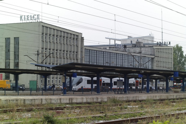 Dworzec PKP Kielce (fot. wikipedia.org/Akumela)