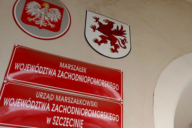 Od 22 listopada zaszczepieni pracownicy urzędu marszałkowskiego w Szczecinie mogą pracować zdalnie (fot. UMWZP)