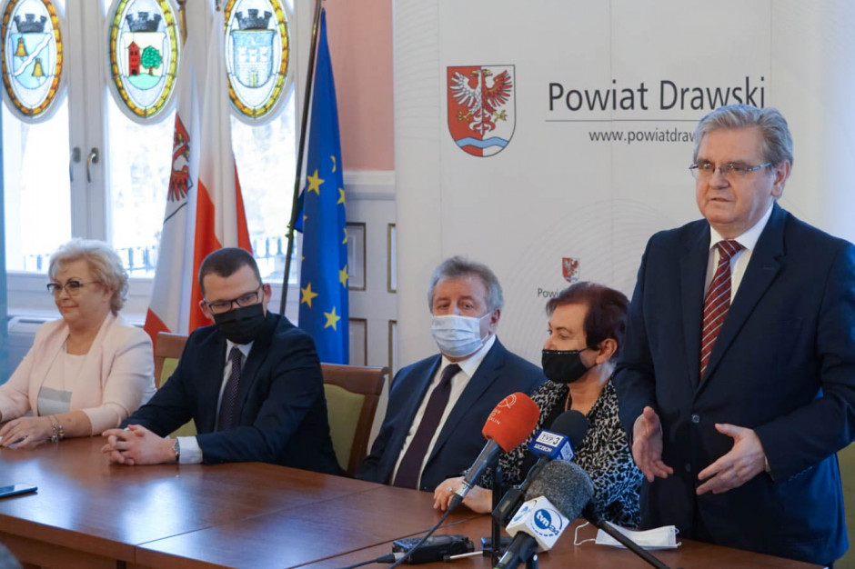 Wiceminister Sefernaker wziął udział w otwarciu Centrum Zdrowia Psychicznego dla mieszkańców powiatów drawskiego, łobeskiego i świdwińskiego (fot. TT/MSWiA)