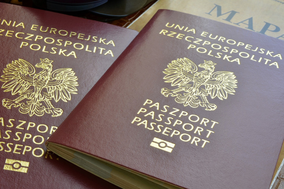 RDP umożliwi odstąpienie od papierowej wersji wniosku o wydanie dokumentu paszportowego na rzecz elektronicznego wniosku (fot.shutterstock)