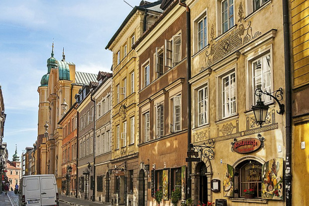 Ulica Piwna w Warszawie (fot. wikipedia.org/Krzysztof Przygodzki)