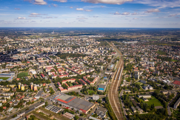 Także samorządy miast i gmin z terenu powiatu radomskiego zadeklarowały miejsca przeznaczone na ewentualne obozowiska dla uchodźców (Fot. Shutterstock.com)