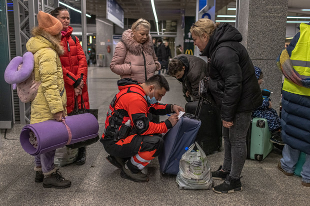 Kolejny punkt recepcyjny otworzono w stolicy Śląska (Fot. PAP/EPA/ROMAN PILIPEY)