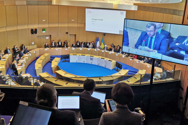 Minister Grzegorz Puda podczas posiedzenia ministrów do spraw polityki spójności w Rouen (fot.MFiPR)