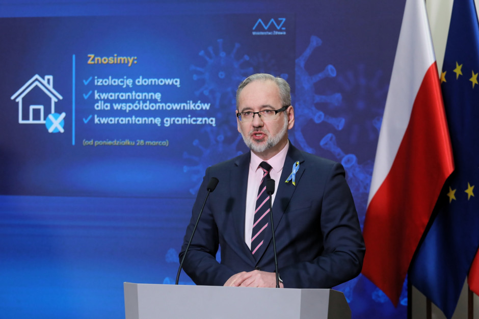 Zgodnie z decyzja ministra zdrowia od 28 marca zniesiony zostanie obowiązek noszenia maseczek (Fot. PAP/Paweł Supernak)