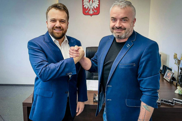 Dziennikarz Paweł Jańczyk (z prawej) to jeden z ostatnich nabytków KWW Marka Materka (fot. facebook.com/Marek Materek)