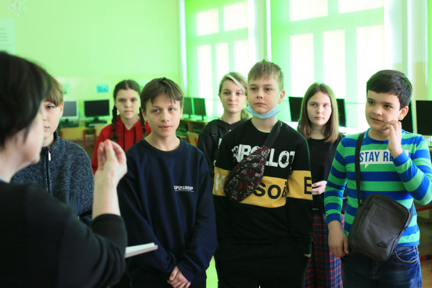 W polskim systemie oświaty jest 140 tys. dzieci i młodzieży z Ukrainy (Fot. PAP/Lech Muszyński)