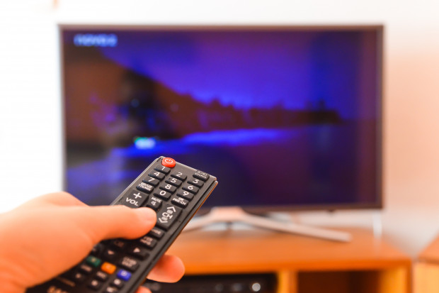 Do zakupu telewizora dopłata wynosi 250 zł, natomiast dekodera - 100 zł. (fot. PxHere)