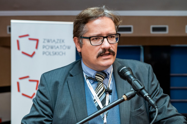 Coraz bardziej odchodzimy od idei samodzielności samorządu - mówi Grzegorz P. Kubalski (Fot. zpp.pl)