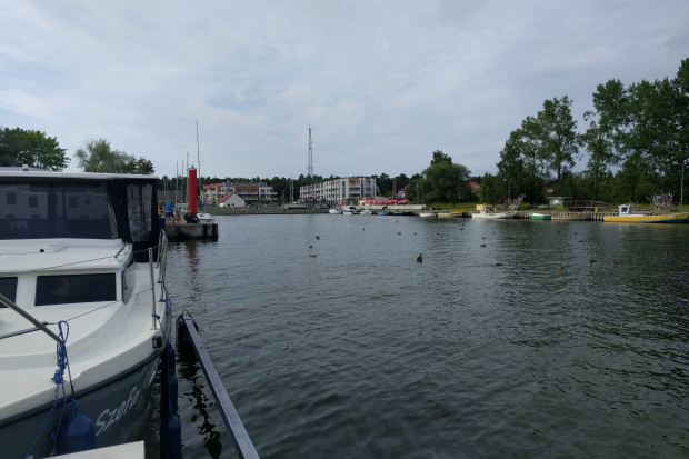 Port morski Kąty Rybackie (fot. wikipedia.org/Katafrakt)