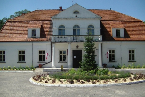 Urząd Gminy w Żelazkowie (fot.zelazkow.pl)