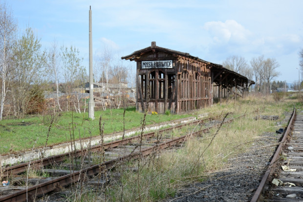 Tak wygląda dziś linia kolejowa między Jelenią Górą a Mysłakowicami (Fot. UMWD)