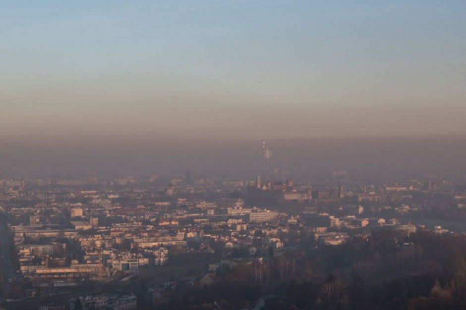 Największy wpływ na stan powietrza w polskich miastach ma dym z domowych palenisk. (Fot. Bogusław Świerzowski/krakow.pl)