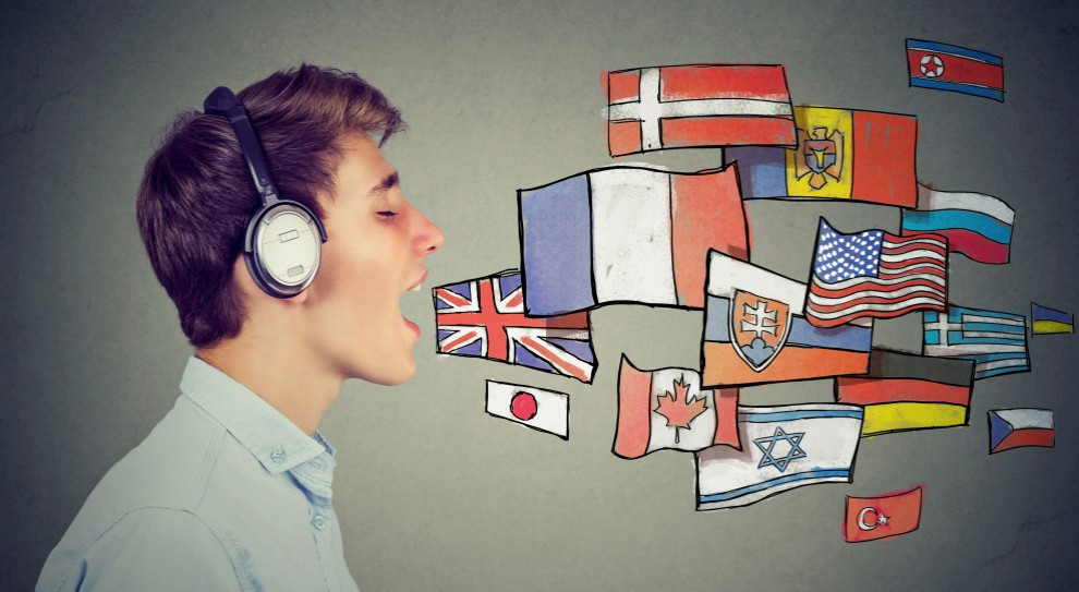 Znajomość języków obcych odtwarza wiele możliwości dorobienia do pensji nauczyciela (fot. Shutterstock)