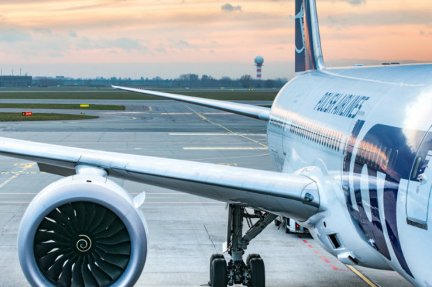 W obowiązującym letnim rozkładzie lotów Kraków Airport znalazły się 43 połączenia do 99 miast w 33 krajach (Fot. Shutterstock)