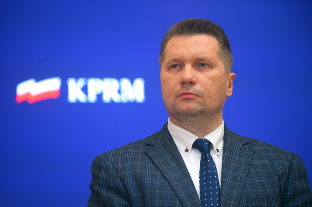 Szef resortu edukacji chce, żeby uczniowie uczyli się strzelać. Fot. KPRM